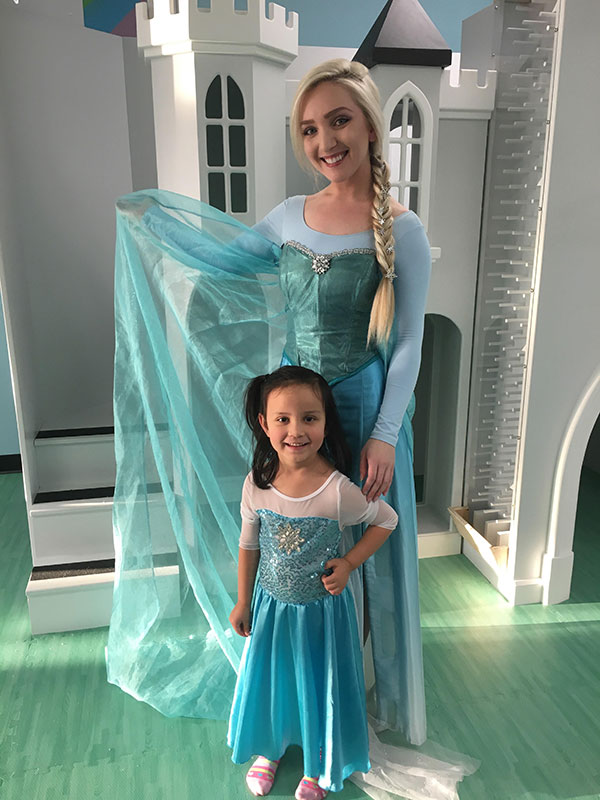 Imagine Play Elk Grove Hosts a Frozen Extravaganza
