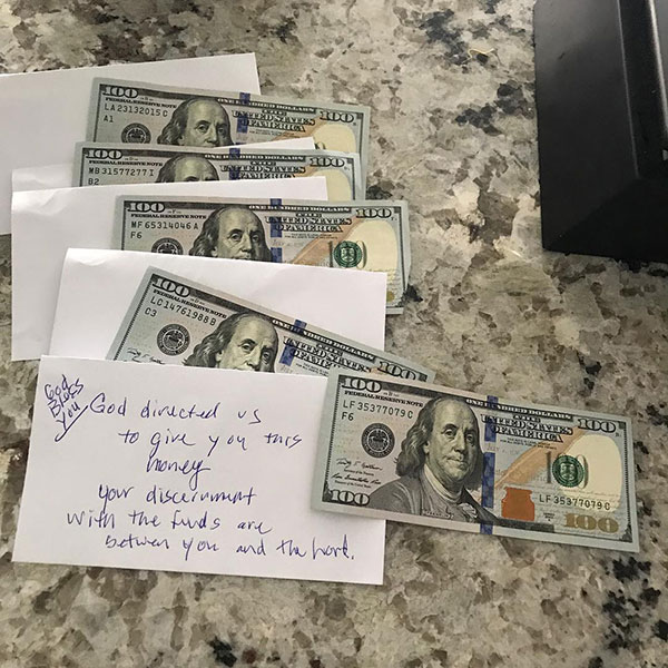 Anonymous Group In Elk Grove Pays It Forward with $100 Bills