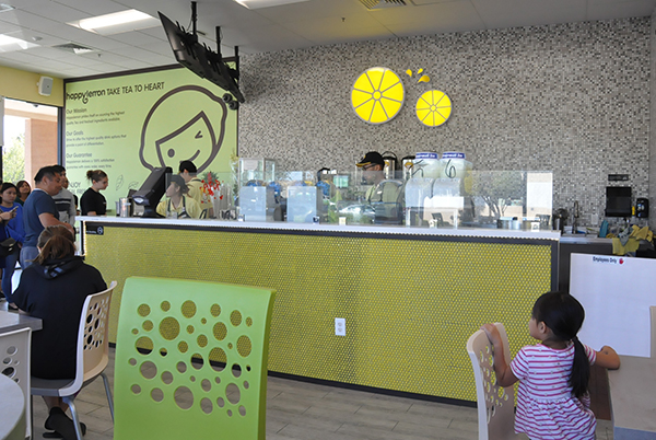 Happy Lemon interior