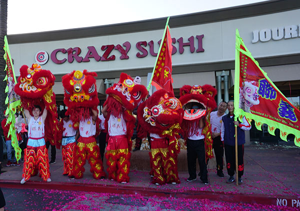Journey To The Dumpling & Chason’s Crab Stadium Ring In Year of The Pig With A Dragon Dance, A Lion Dance, & Firecrackers