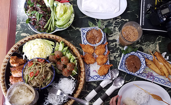 KB’s Thai Hut Serves Lao Food And More