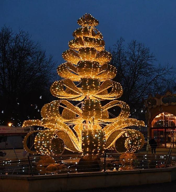 Holiday Ribbon Tree Coming To District56 Civic Center
