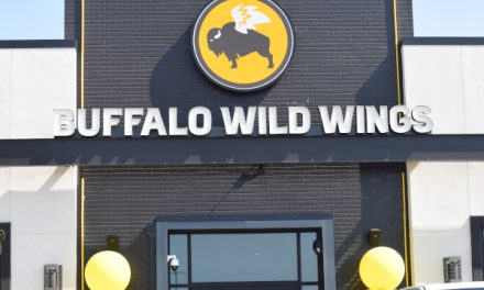 Buffalo Wild Wings Celebrates Grand Opening